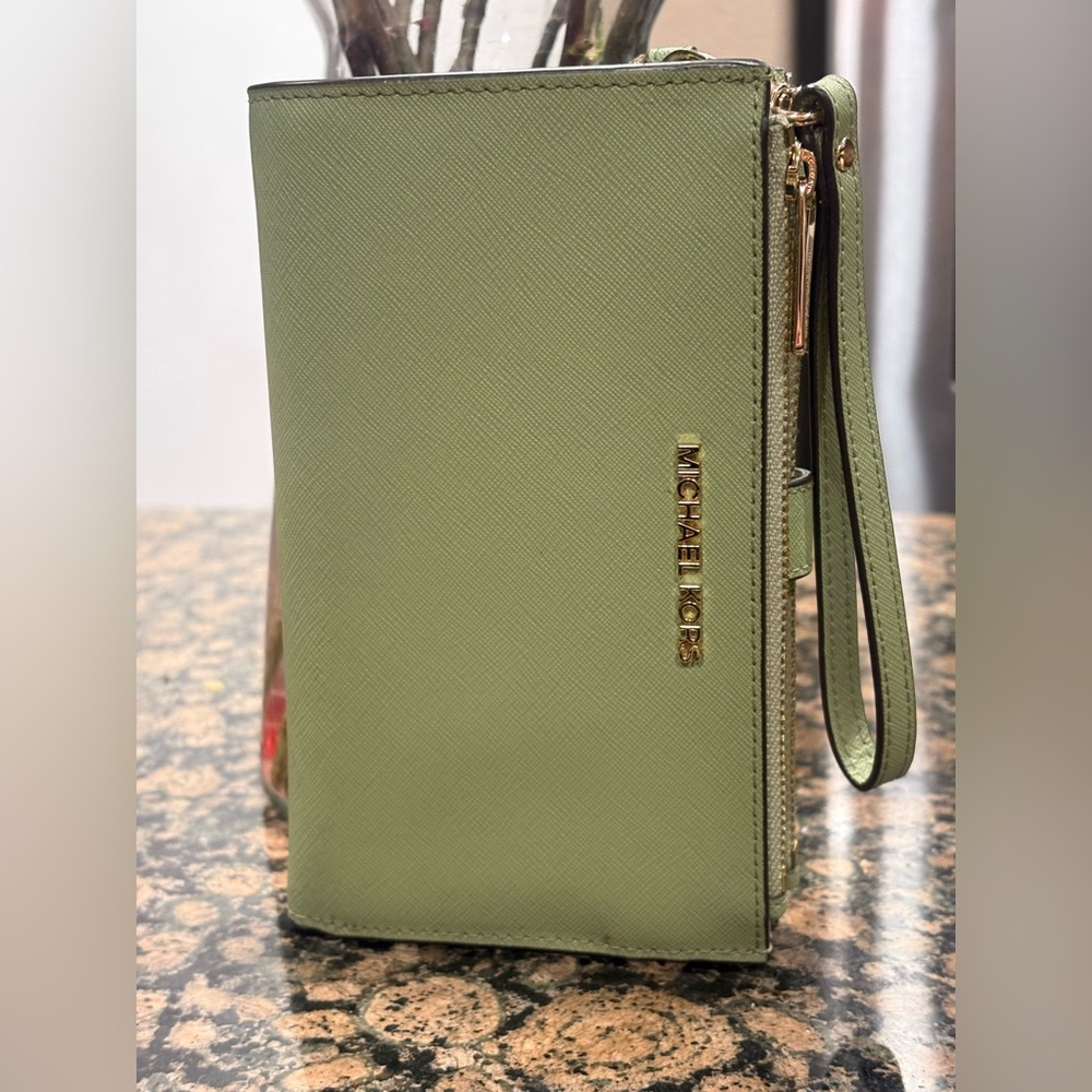 Michael Kors  Wristlet Jet Set Travel Large Leather